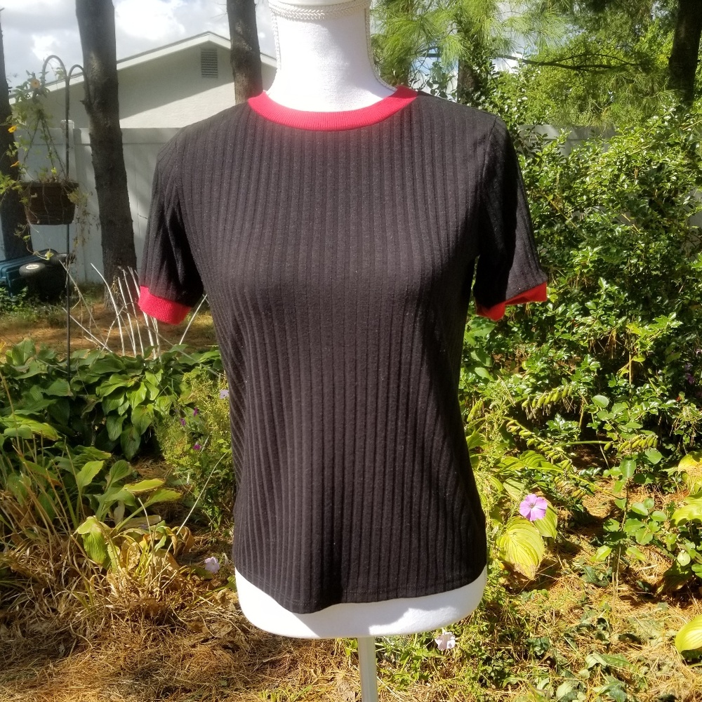 Casual Ribbed Black Top with Red Trim